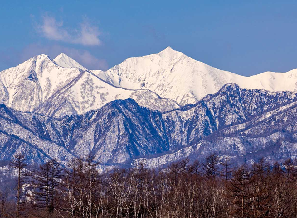 日高山脈の雪景色
